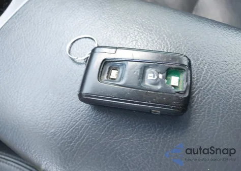 2008 Toyota Prius z USA, uszkodzony, nr VIN JTDKB20UX83401311